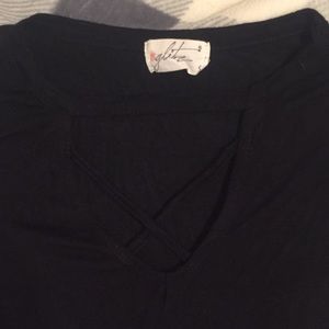 Black T-shirt with cute neck